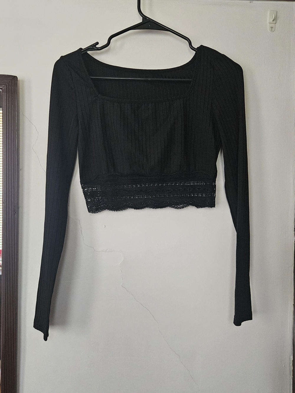 SHEIN Black Ribbed Long-Sleeve Lace-Hem Crop Top.